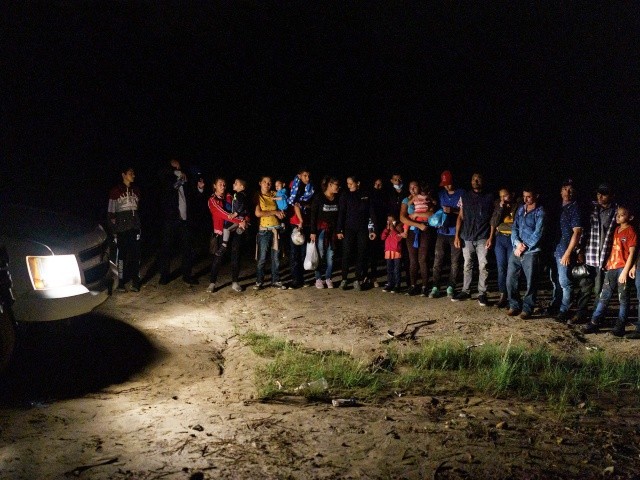 Dems' Budget 'Plan C' Would Give Amnesty to More than 7M Illegal Aliens - Vimarsana News