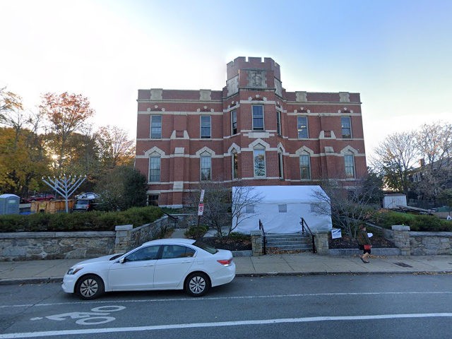 Images of Shaloh House Jewish Russian Center & Synagogue of Greater Boston captured from Google Maps.