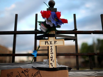 CHICAGO, ILLINOIS - JUNE 22: A makeshift memorial sits on the site where Gyovanni Arzuaga,