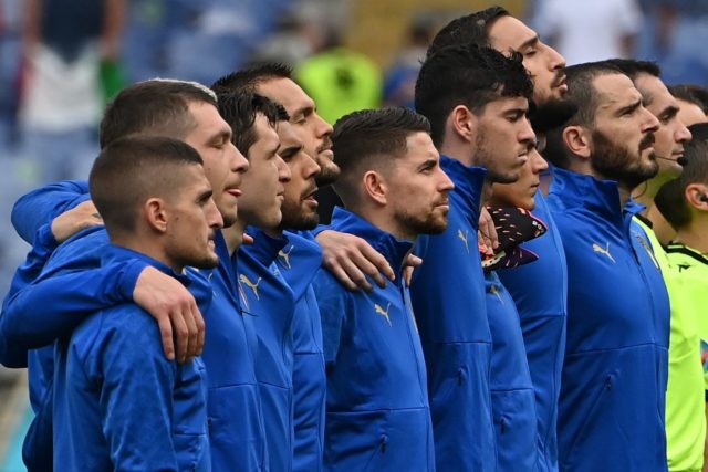 Italy players sing their national anthem