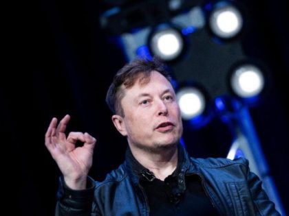 Tesla and SpaceX founder Elon Musk says he is not selling bitcoin despite the volatility of the cryptocurrency market