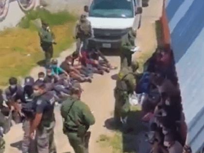 Rio Grande City Station agents apprehend 1,000 migrants in a few hours. (U.S. Border Patrol Video Screenshot)