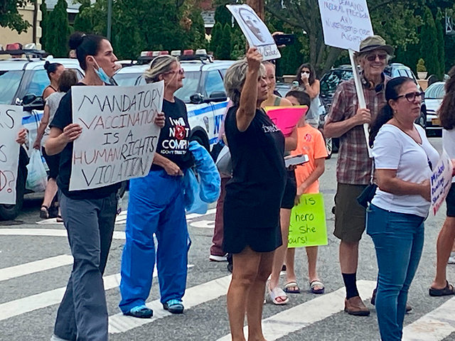 Staten Island Hospital Workers Protest Vaccine Mandate: ‘I Am Not a Lab Rat’