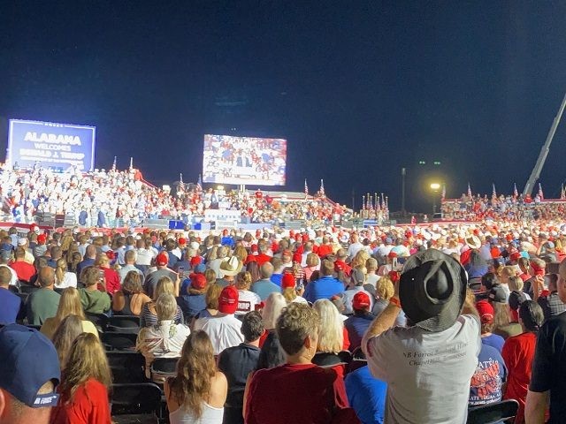 Crowd at Cullman, AL Trump rally, 8/21/2021