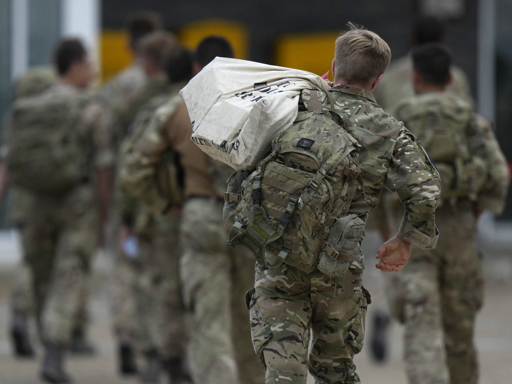Last British Evacuation Flight Leaves Kabul, Troops Begin to Withdraw - Vimarsana News