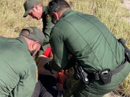 Hebbronville Agents rescue a migrant teen who became lost in the brush after being abandoned. (Photo: U.S. Border Patrol/Laredo Sector)