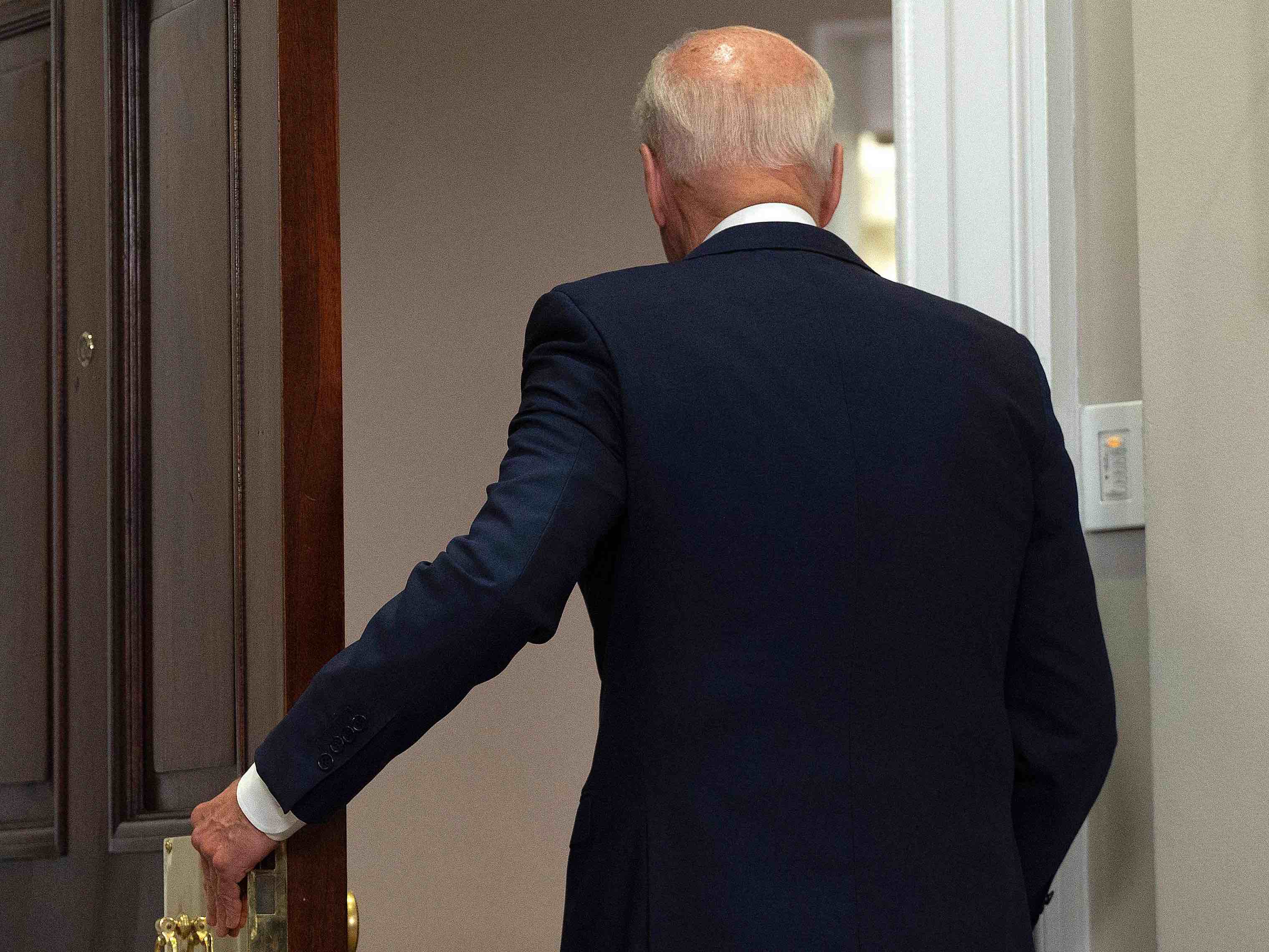 Joe Biden back (Jim Watson / AFP / Getty)