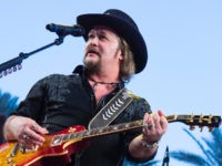 Country Star Travis Tritt Refuses to Play Venues with Vaccine Requirement: ‘Putting My Money Where My Mouth Is’