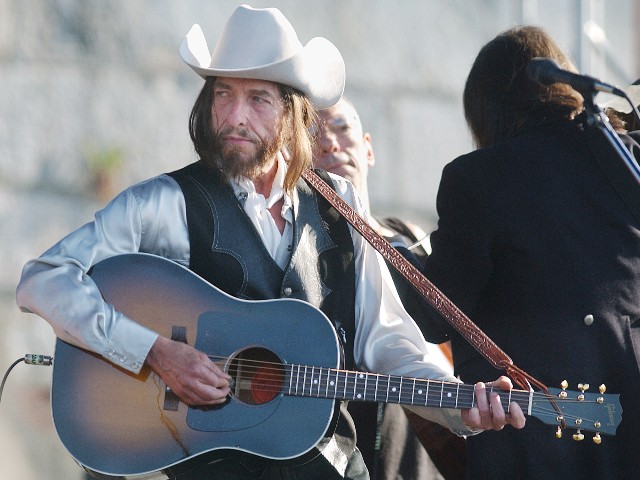 Nolte: Fake Media Run Wild with Suit Alleging Bob Dylan's Sexual Abuse of 12-Year-Old - Vimarsana News