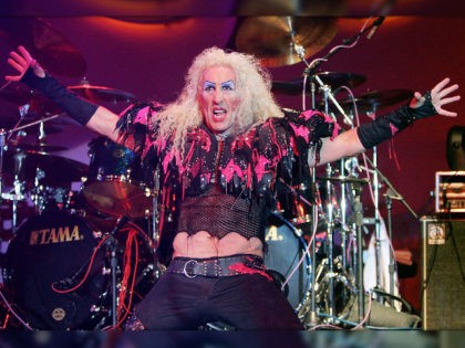 LAS VEGAS - SEPTEMBER 02: Twisted Sister singer Dee Snider performs at The Joint inside the Hard Rock Hotel & Casino September 2, 2006 in Las Vegas, Nevada. (Photo by Ethan Miller/Getty Images)