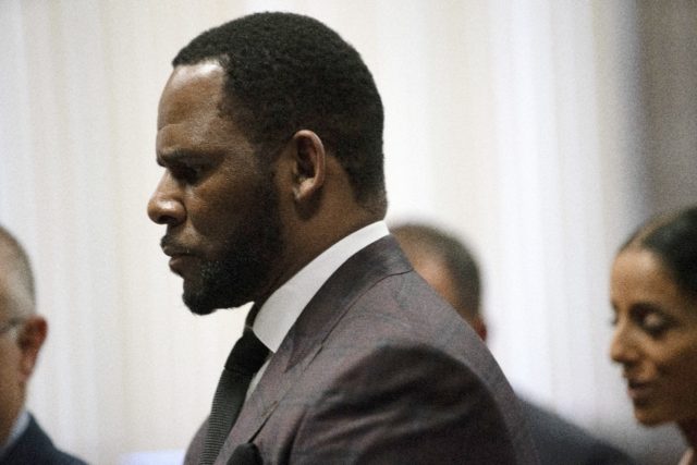 R. Kelly, shown here in Chicago court in 2019, will soon stand trial in Brooklyn after dec