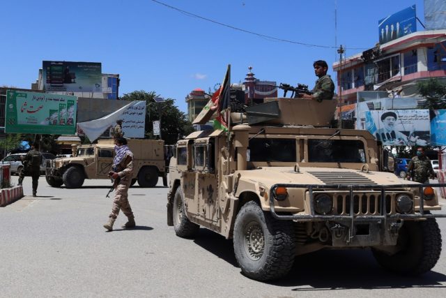 Afghan forces were fighting the Taliban in northern city Kunduz, a day after the insurgent