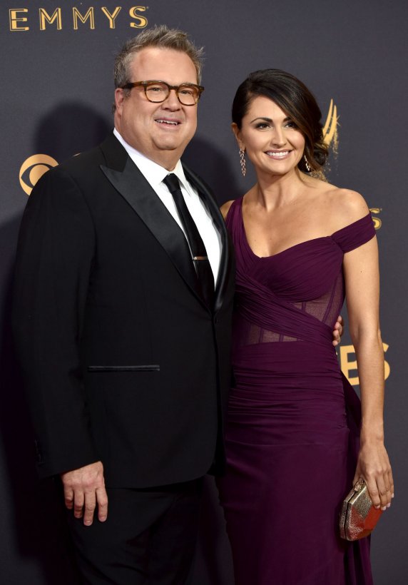 Eric Stonestreet announces engagement to girlfriend Lindsay Schweitzer ...