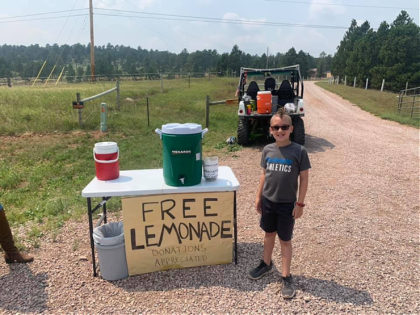 Bikers Help Boy’s Lemonade Stand Raise Money for Charity