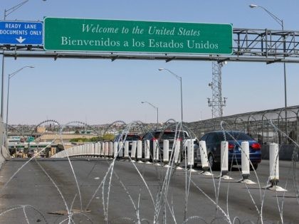 Drivers line up at the Cordova-Americas international bridge in Ciudad Juarez, Chihuahua state, Mexico as Customs and Border Protection (CBP) agents in El Paso, Texas, U.S. partially closed the lanes, delaying the crossing of vehicles on March 31, 2019. - President Donald Trump on Friday again accused Mexico of failing …