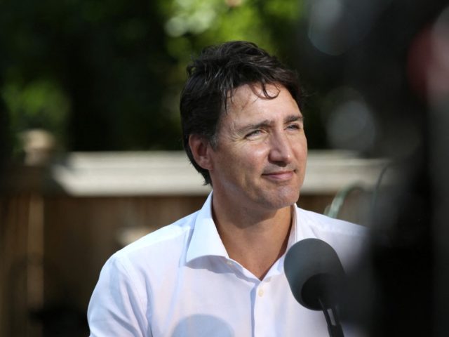 Canada's Liberal Party Leader and Prime Minister Justin Trudeau speaks during a news conference on August 31, 2021 in Ottawa, Canada. - Canadian Prime Minister Justin Trudeau's Liberal Party appears to be ceding popularity to its Conservative rivals, according to polls published August 28, 2021, with early elections only weeks …