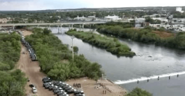 Texas Governor Sends Highway Patrol, National Guard to Block Migrants ...