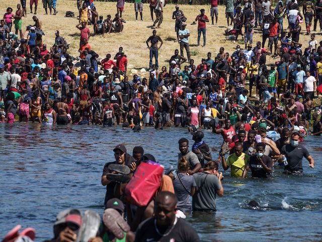 Record 2 Million Migrants Cross Border Between Ports of Entry During Past 12 Months