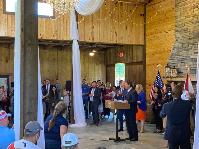 Ron DeSantis speaks in Newberry, Florida, on September 13, 3021, and vows to fight against vaccine mandates threatening to cost people their jobs in Florida (Breitbart News/Hannah Bleau).