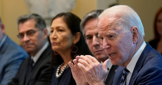 Howard Dean on if Biden Is Capable: He 'Has a Very Good Team' 'They've Done a Great Job Running the Country'