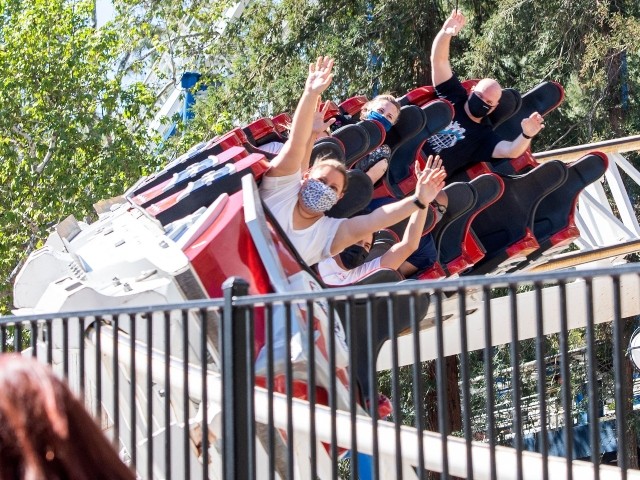 Man Saved Money by Eating Every Meal at Six Flags for $150 Annually - Vimarsana News