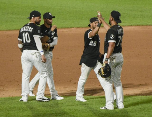 Chicago White Sox beat Cleveland Indians, clinch first AL Central title since 2008