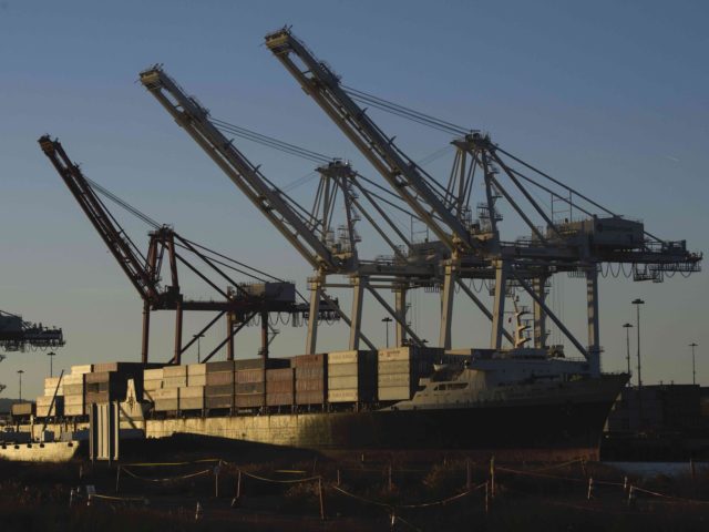Cargo ship offloading Long Beach (Patrick T. Fallon / AFP / Getty)