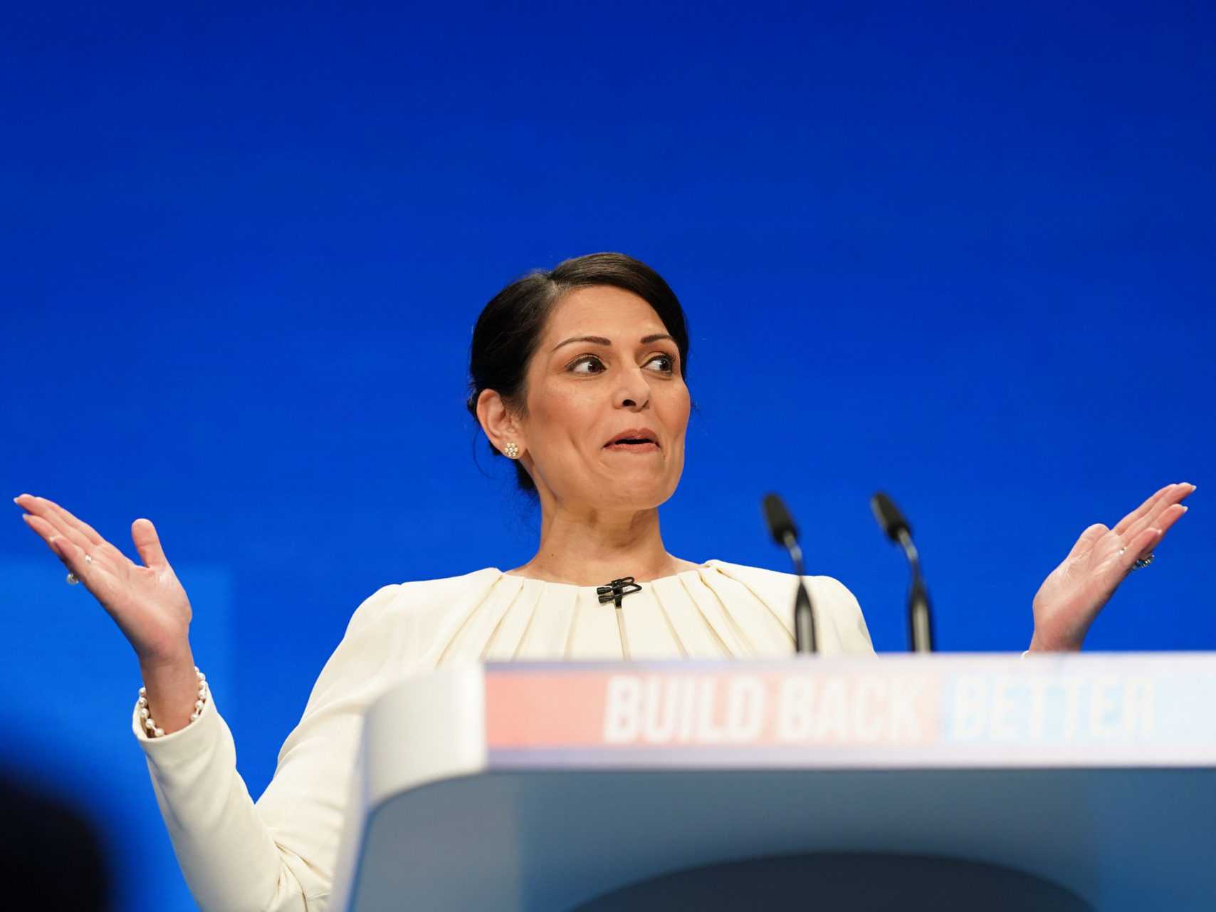 UK Govt Admits to Losing Track of Over 900 Foreign Criminals - Vimarsana News