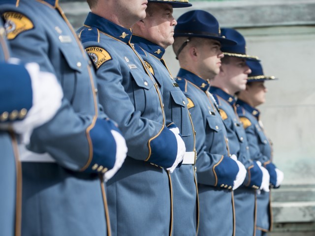 127 Washington State Police Employees Fired for Resisting Vaccine Mandate - Vimarsana News