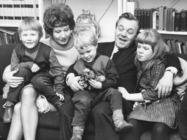 Portrait of British actor Patrick Wymark and his wife Olwen, with their children (L-R) Dominic, Tristram and Rowan, at their home, circa 1965. Printed prior to his death on October 20th 1970. (Photo by John Pratt/Keystone Features/Getty Images)