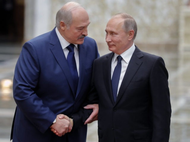 German Minister Holds Russia Responsible for Belarus Migrant Surge - Vimarsana News