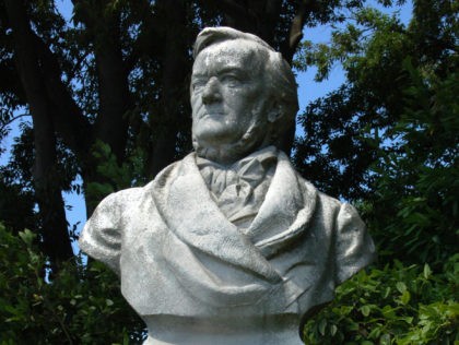 Richard Wagner statue