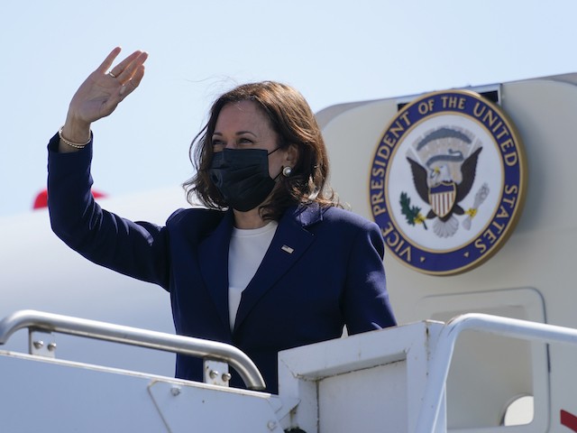 Report: Kamala Harris Abandoned by Four Senior Staffers in One Month - Vimarsana News