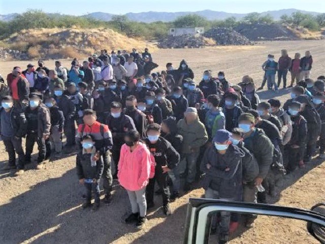 Large Group of Mostly Unaccompanied Migrant Children Apprehended near Border in Arizona - Vimarsana News