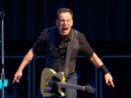 MADRID, SPAIN - JUNE 17: Bruce Springsteen performs on stage at the Santiago Bernabeu Stadium on June 17, 2012 in Madrid, Spain. (Photo by Carlos Alvarez/Redferns via Getty Images)