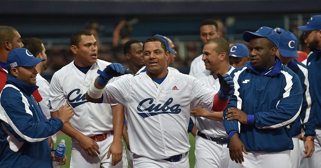 Nine Cuban Baseball Players Defect to Mexico Mid-Tournament