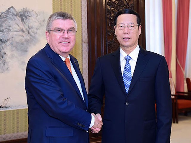 Vice-Premier Zhang Gaoli (R), also a member of the Standing Committee of the Political Bureau of the Communist Party of China (CPC) Central Committee, meets with Thomas Bach, International Olympic Committee (IOC) President, in Beijing, capital of China, June 12, 2016.[Photo/Xinhua]