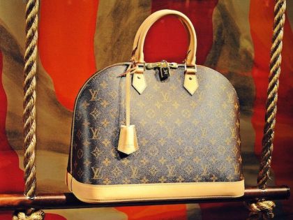 Louis Vuitton Bag, December 2, 2011 (O.Horbacz/Wikimedia Commons)