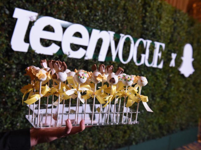 LOS ANGELES, CALIFORNIA - FEBRUARY 15: Cake pops on display during Teen Vogue's Young Hollywood Party, presented by Snap at Los Angeles Theatre on February 15, 2019 in Los Angeles, California. (Photo by Vivien Killilea/Getty Images for Teen Vogue)