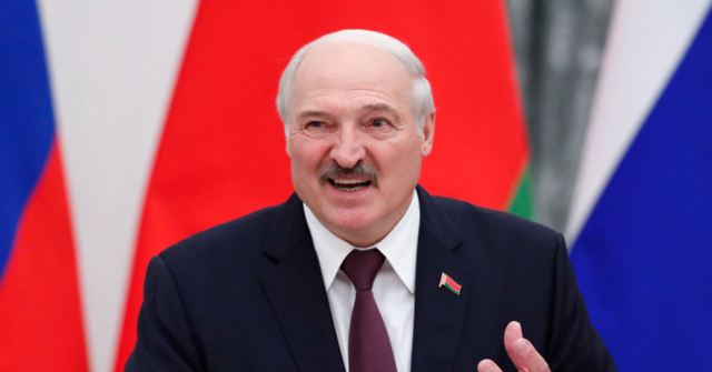 Lukashenko Accuses European 'Scum' of Dumping Dead Bodies in Belarus
