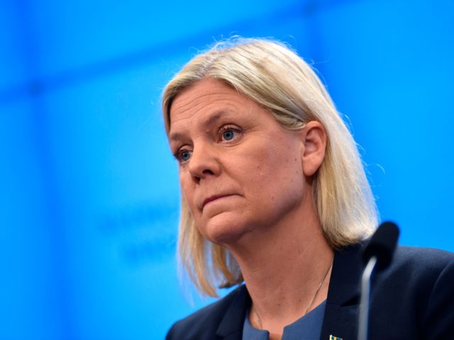 TOPSHOT - Sweden's Prime Minister-elect Magdalena Andersson addresses a press conference after the budget vote in the Swedish parliament on November 24, 2021. - Sweden's Prime Minister-elect Magdalena Andersson tendered her resignation just hours after her appointment by parliament, after her budget failed to pass and the Greens Party left …