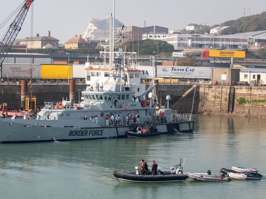 UK Asylum Claims Surge to 20 Year High Amid Channel Migrant Crisis - Vimarsana News