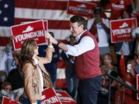 Thousands of Virginians Gather for Youngkin's Closing Rally in Loudoun
