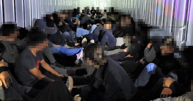 Trucker Abandons 111 Migrants, Two Found Dead in South Texas - Vimarsana News
