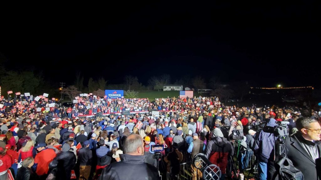 PHOTOS: Thousands of Virginians Gather for Glenn Youngkin's
Closing Rally in Loudoun County 5