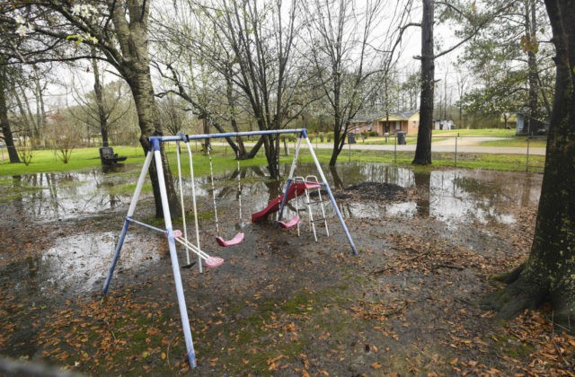 environmental-justice-alabama-heavy-rains-flood-front-yard-of-lowndes-county-resident-charlie-640x420.jpg
