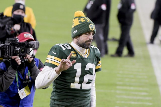 Packers QB Aaron Rodgers reveals toe fracture, refutes 'COVID toe'