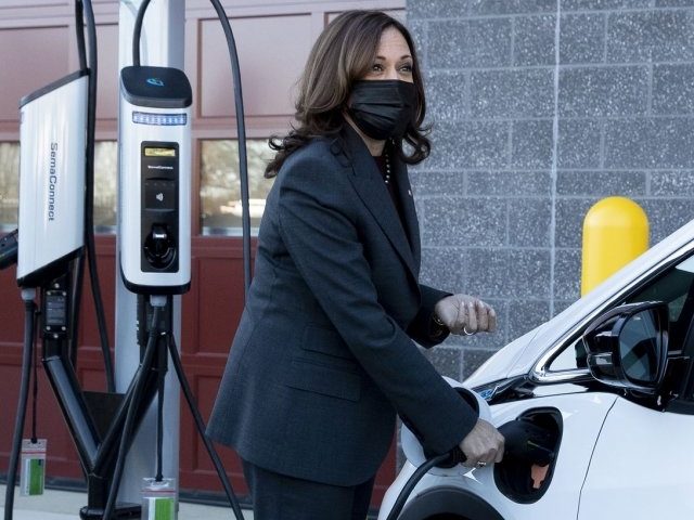 Kamala Harris Demonstrates Electric Car Charger: ‘How Do I Know It’s Actually Working?’
