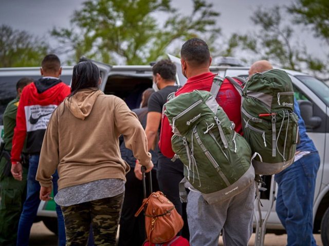 Agents apprehend 2,700 migrants in single Texas Border Patrol sector over Christmas weeken