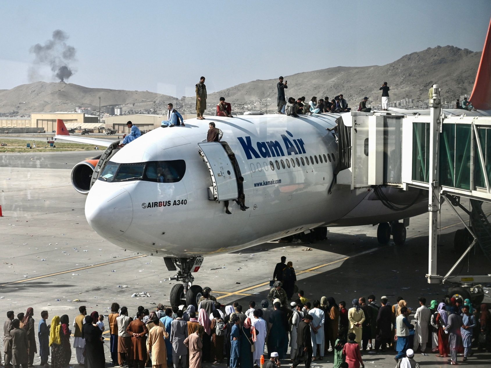UK Govt Hides How Many Afghan Evacuees on Watch Lists, Ex-Deportees - Vimarsana News